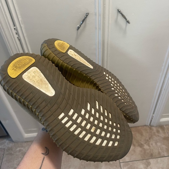 Yeezys size 6/12 US - Picture 6 of 9